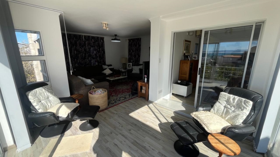 3 Bedroom Property for Sale in Wavecrest Eastern Cape
